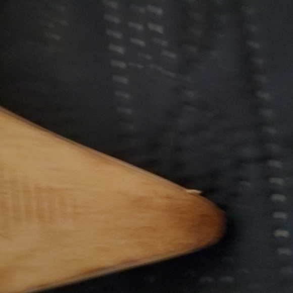 Vintage BCBGMaxAzria cream and yellow pointy toe pump - Picture 6 of 7